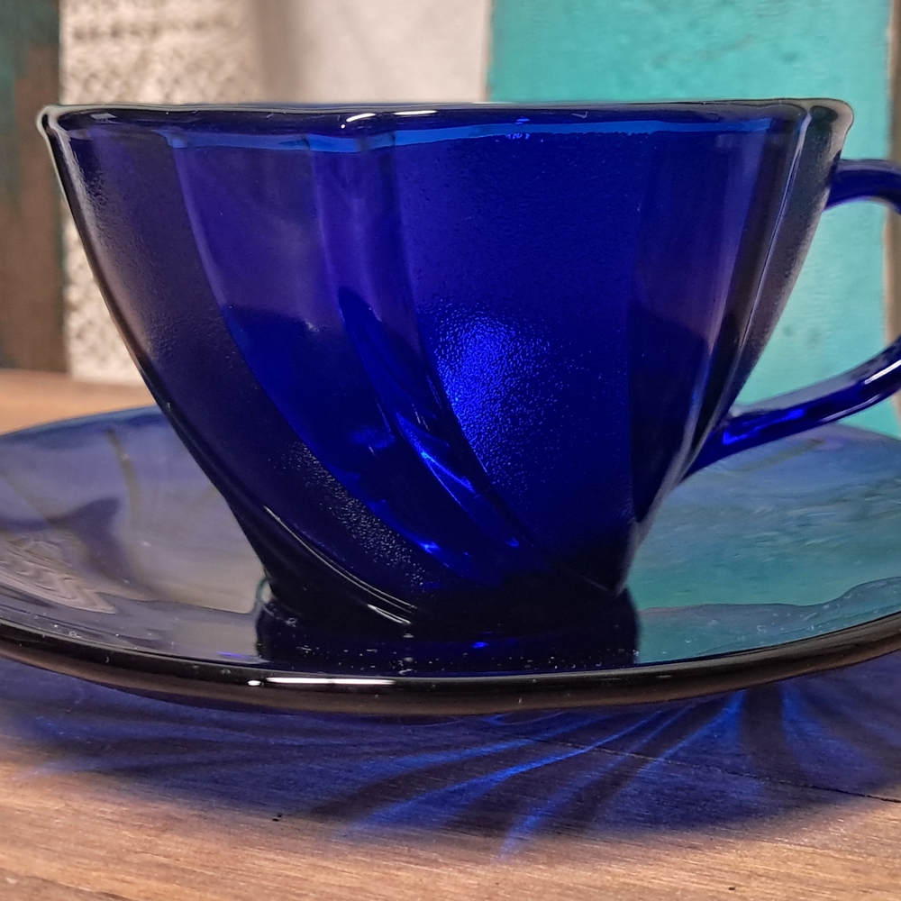 Duralex Cobalt Blue Spiral Glass Teacup And Saucer - Picture 4 of 7